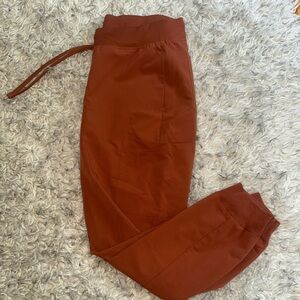 Chestnut mandala jogger scrub bottoms